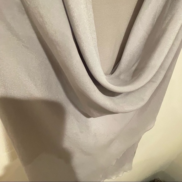 𝅺THE Limited asymmetrical sleeveless top - Picture 4 of 8